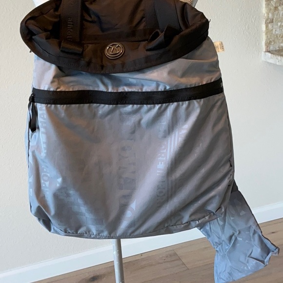 Lululemon Black Every Day Bag. Use for work or working out! Tons of storage! - Picture 8 of 11